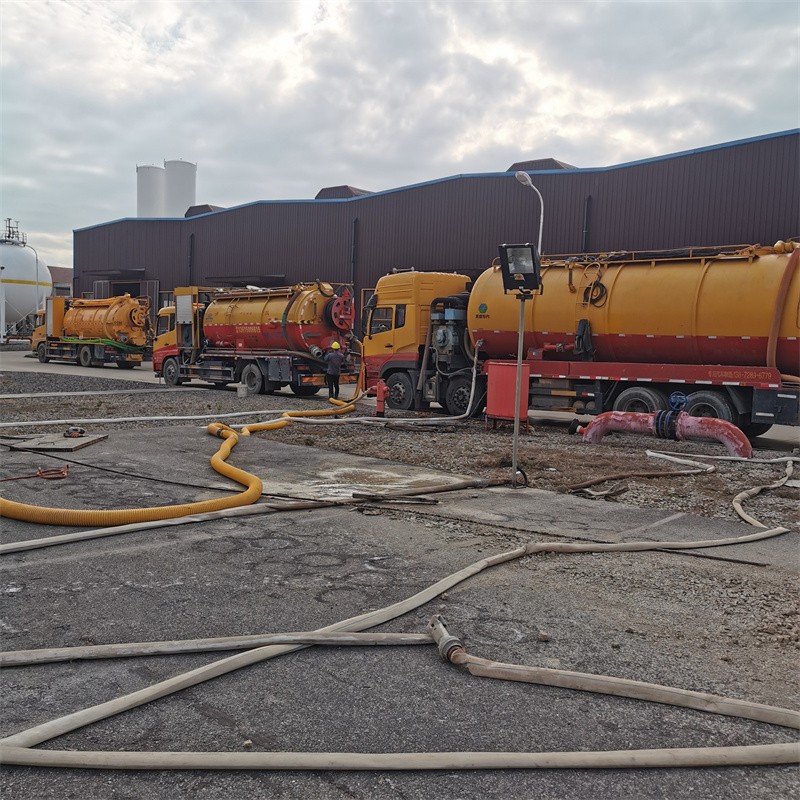 驿城污水池清理