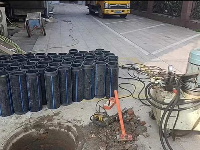 驿城PE置换管厂家 DN315置换管 非开挖管短管置换